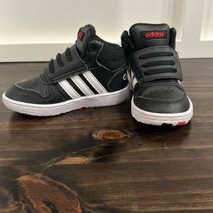 NWOT Adidas sneakers